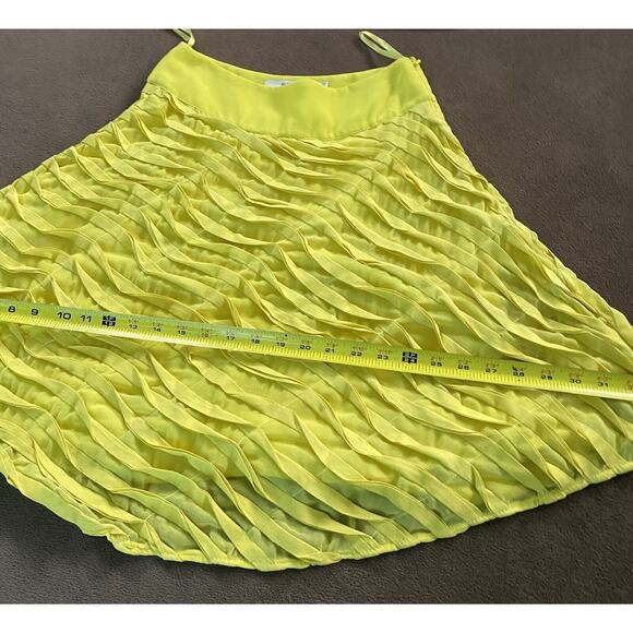 EUC Reiss Yellow Sz 2 A-Line Swing Skirt Textured Ruffle Wavy Line Pattern Zip - Picture 12 of 12
